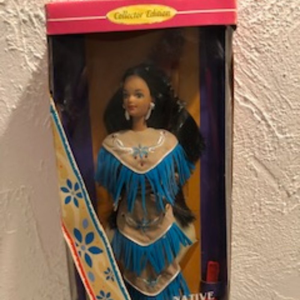 Mattel Native American Doll (Dolls of the World)